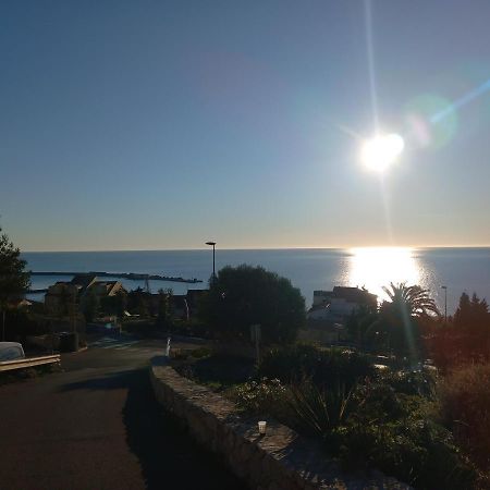 Chambre D'Hote - Vue Mer Au Mont Saint-Clair セット エクステリア 写真