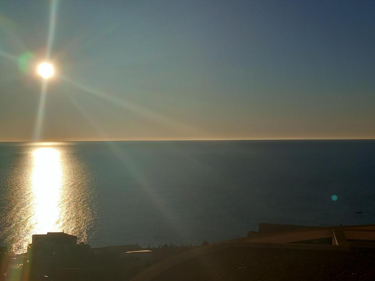 Chambre D'Hote - Vue Mer Au Mont Saint-Clair セット エクステリア 写真